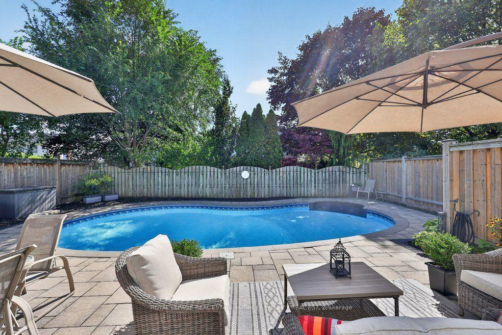 Photo 42 of 838 Saddle Crescent, Mississauga, Applewood — HOMEH
