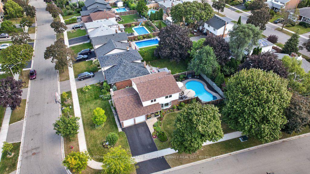 Photo 45 of 838 Saddle Crescent, Mississauga, Applewood — HOMEH
