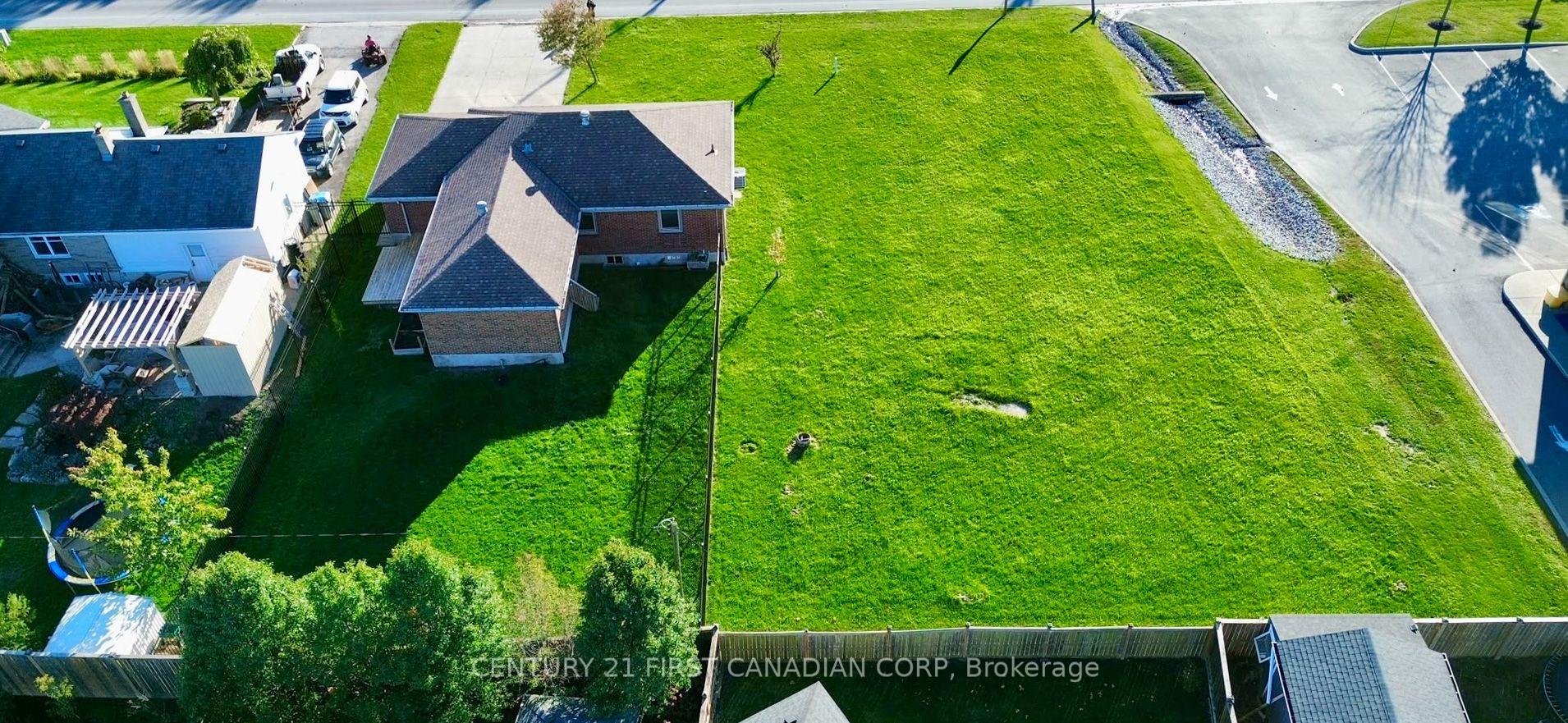 Photo 5 of 33374 Richmond Street, Lucan Biddulph, Lucan — HOMEH