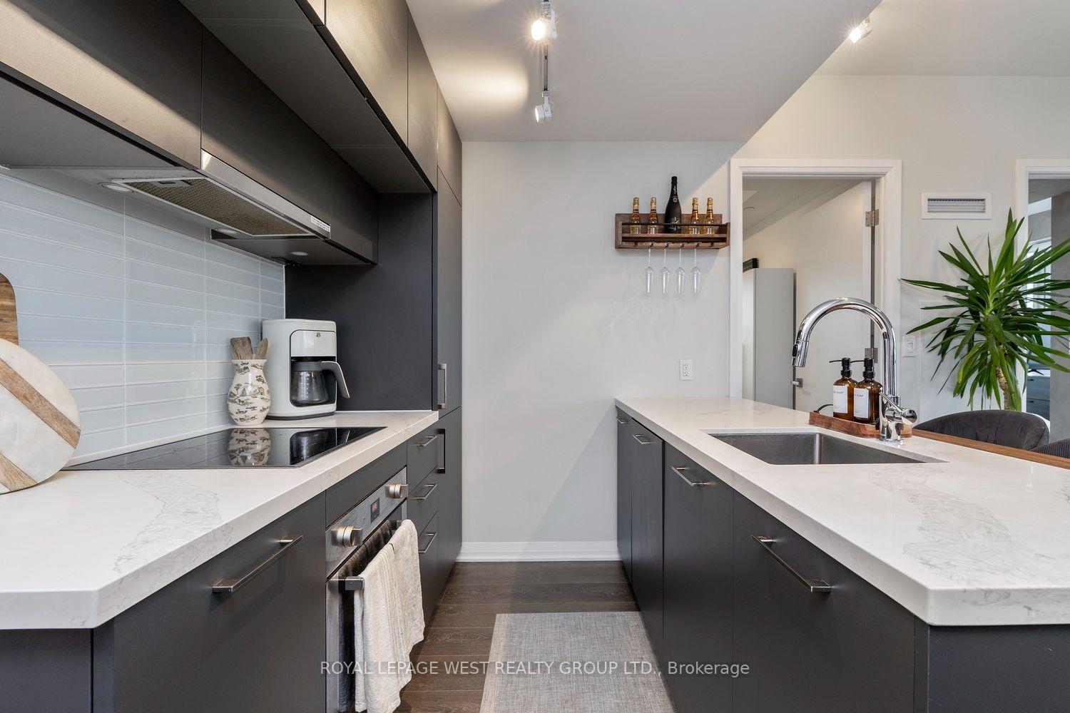 Photo 4 of Unit 2304, 99 Foxbar Road, Toronto, Yonge-St. Clair — HOMEH
