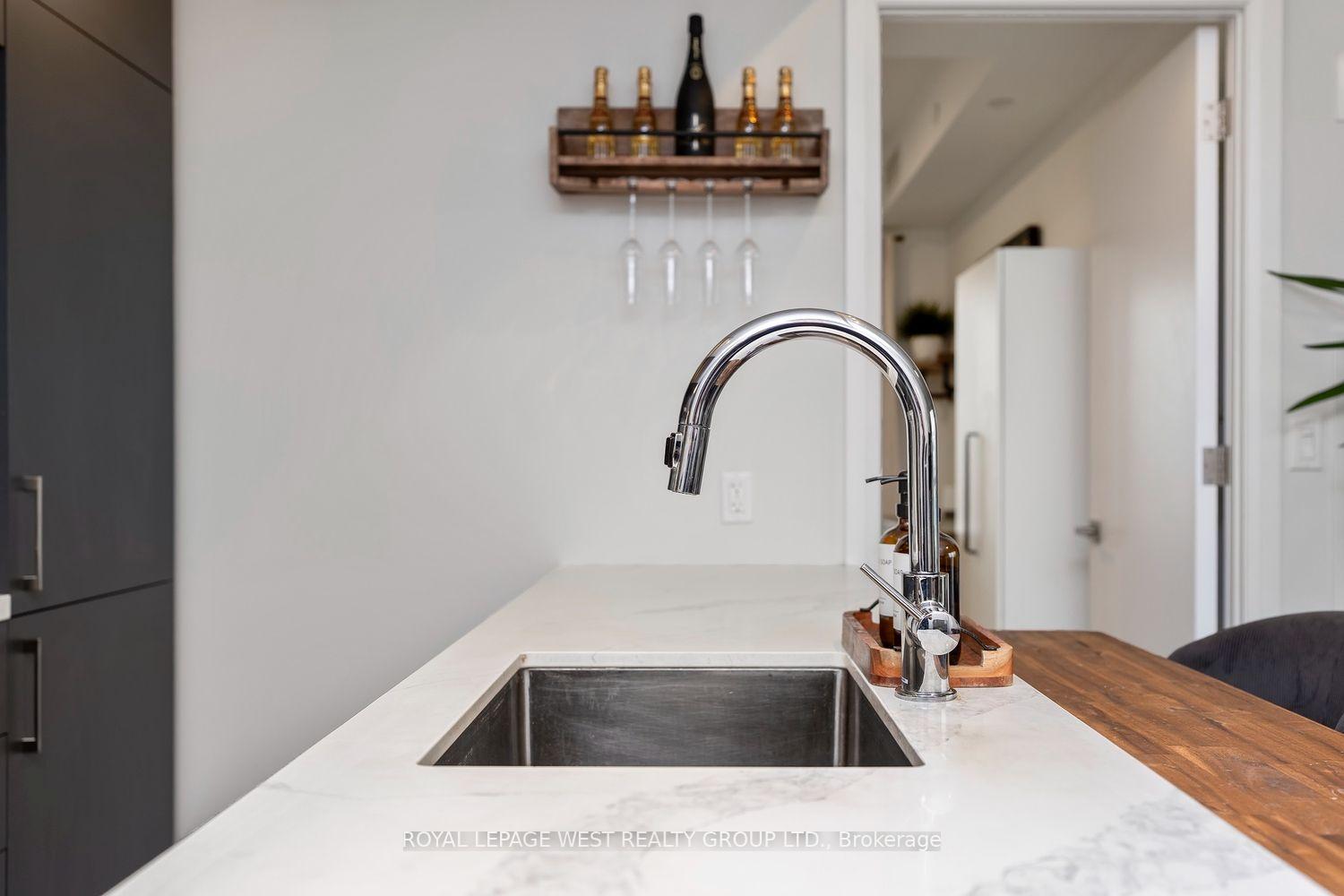 Photo 6 of Unit 2304, 99 Foxbar Road, Toronto, Yonge-St. Clair — HOMEH