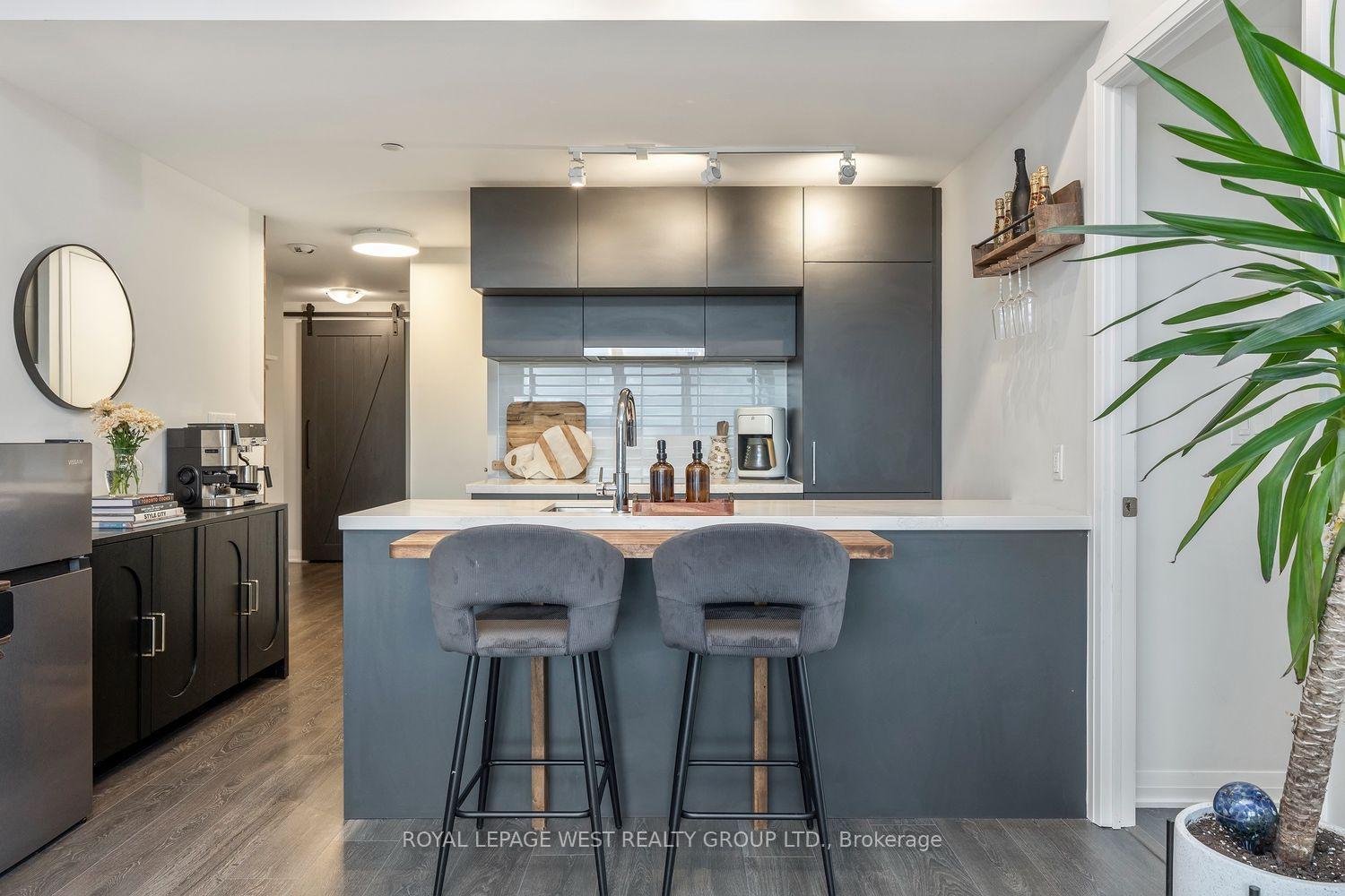Photo 5 of Unit 2304, 99 Foxbar Road, Toronto, Yonge-St. Clair — HOMEH