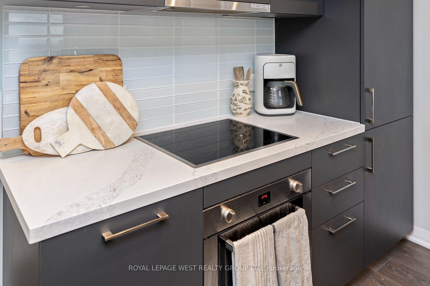 Photo 8 of Unit 2304, 99 Foxbar Road, Toronto, Yonge-St. Clair — HOMEH