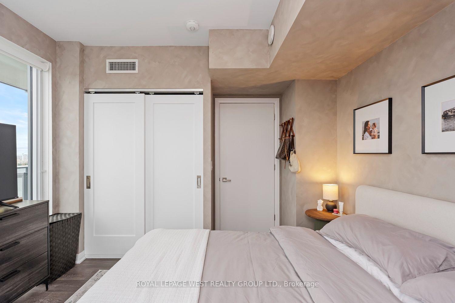 Photo 15 of Unit 2304, 99 Foxbar Road, Toronto, Yonge-St. Clair — HOMEH