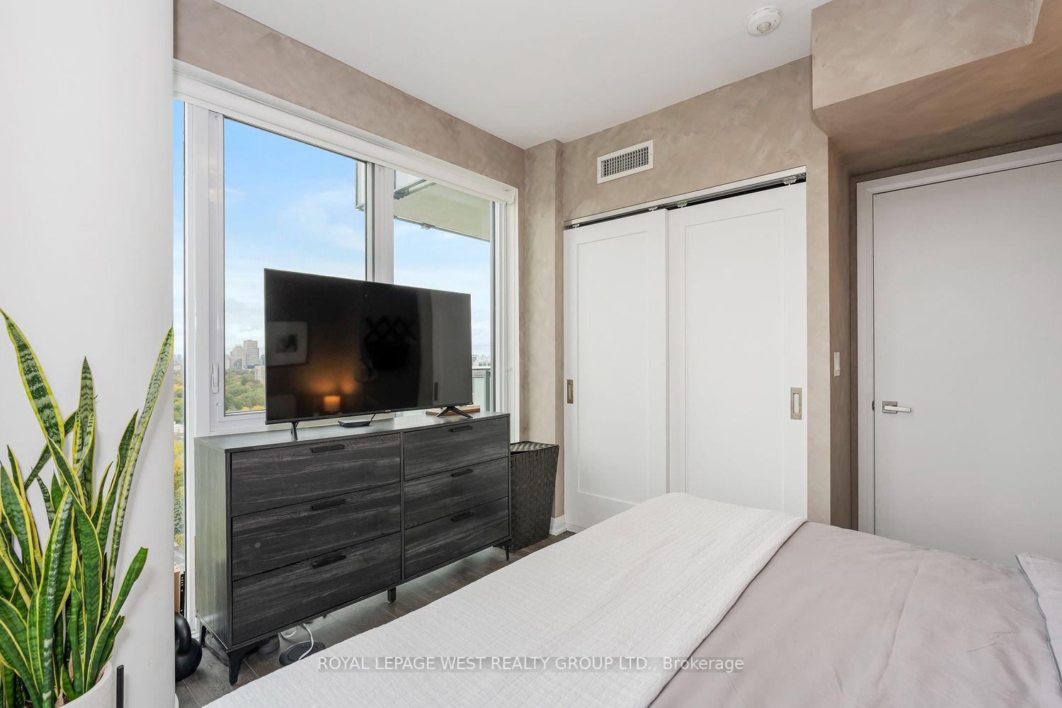 Photo 16 of Unit 2304, 99 Foxbar Road, Toronto, Yonge-St. Clair — HOMEH