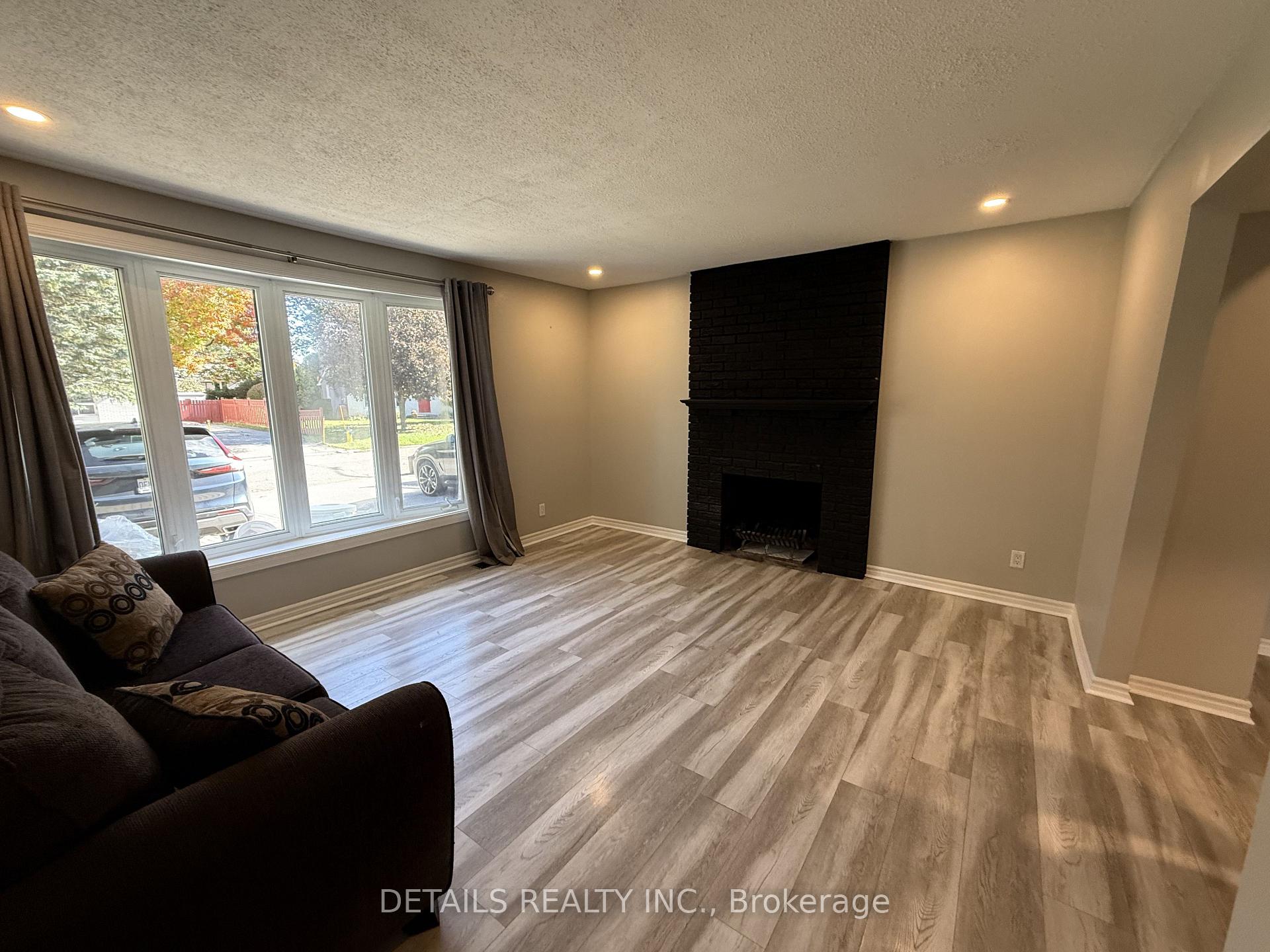 Photo 8 of 55 Saginaw Crescent, Ottawa, Borden Farm/Stewart Farm/Carleton Heights/Parkwood Hills — HOMEH
