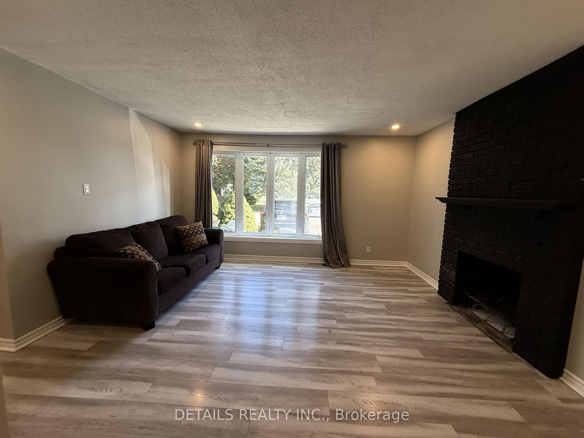 Photo 9 of 55 Saginaw Crescent, Ottawa, Borden Farm/Stewart Farm/Carleton Heights/Parkwood Hills — HOMEH