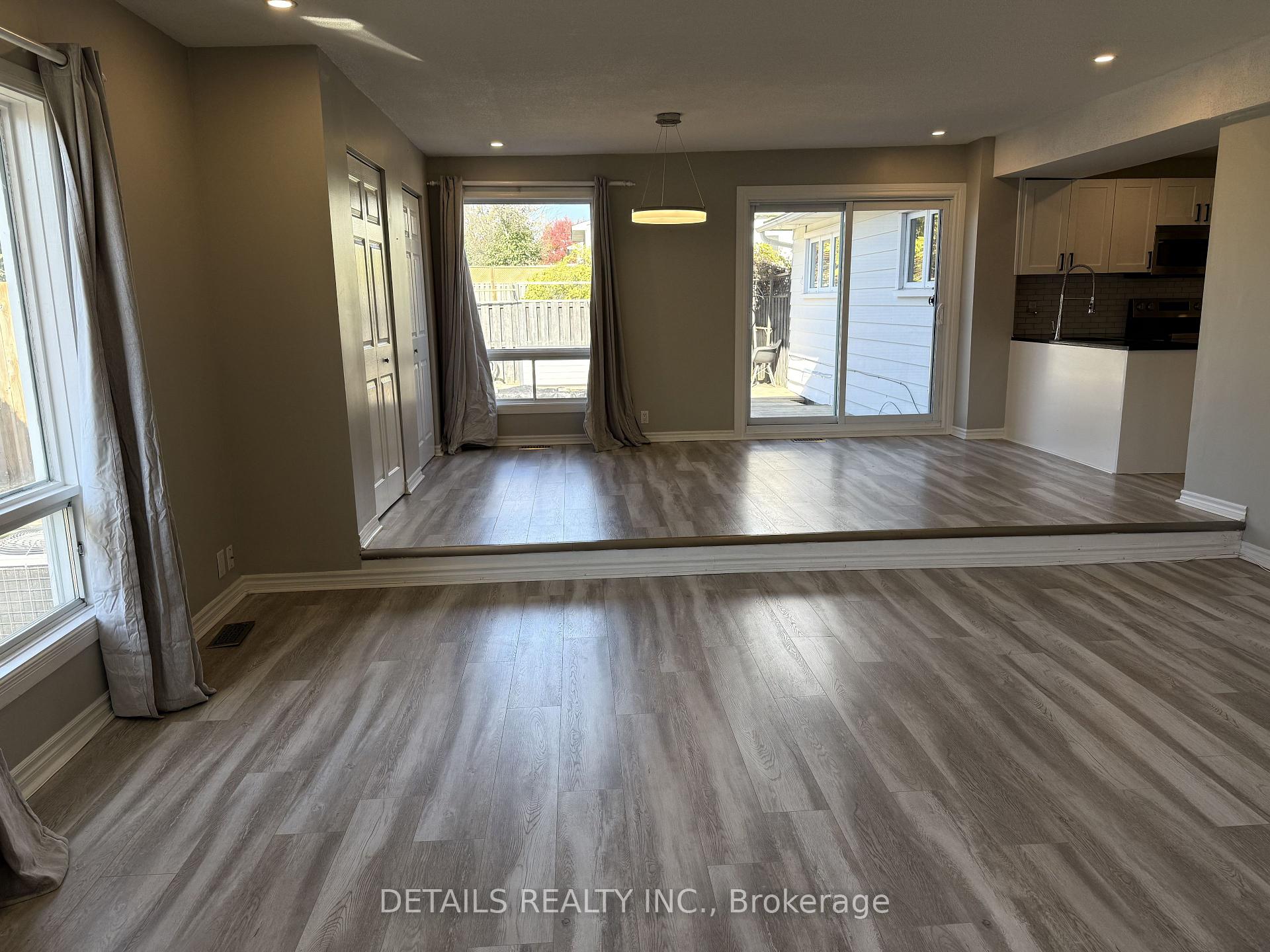 Photo 17 of 55 Saginaw Crescent, Ottawa, Borden Farm/Stewart Farm/Carleton Heights/Parkwood Hills — HOMEH
