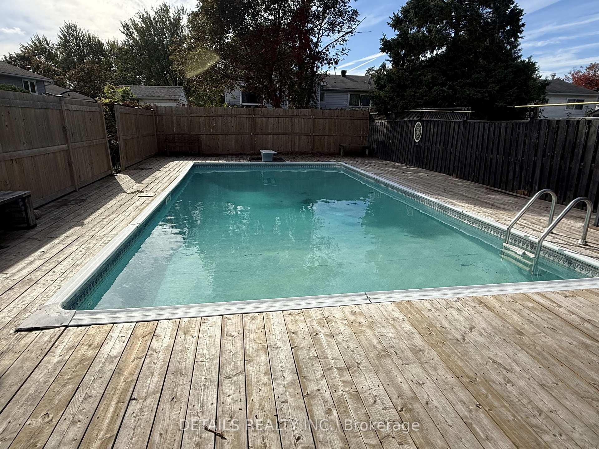 Photo 19 of 55 Saginaw Crescent, Ottawa, Borden Farm/Stewart Farm/Carleton Heights/Parkwood Hills — HOMEH