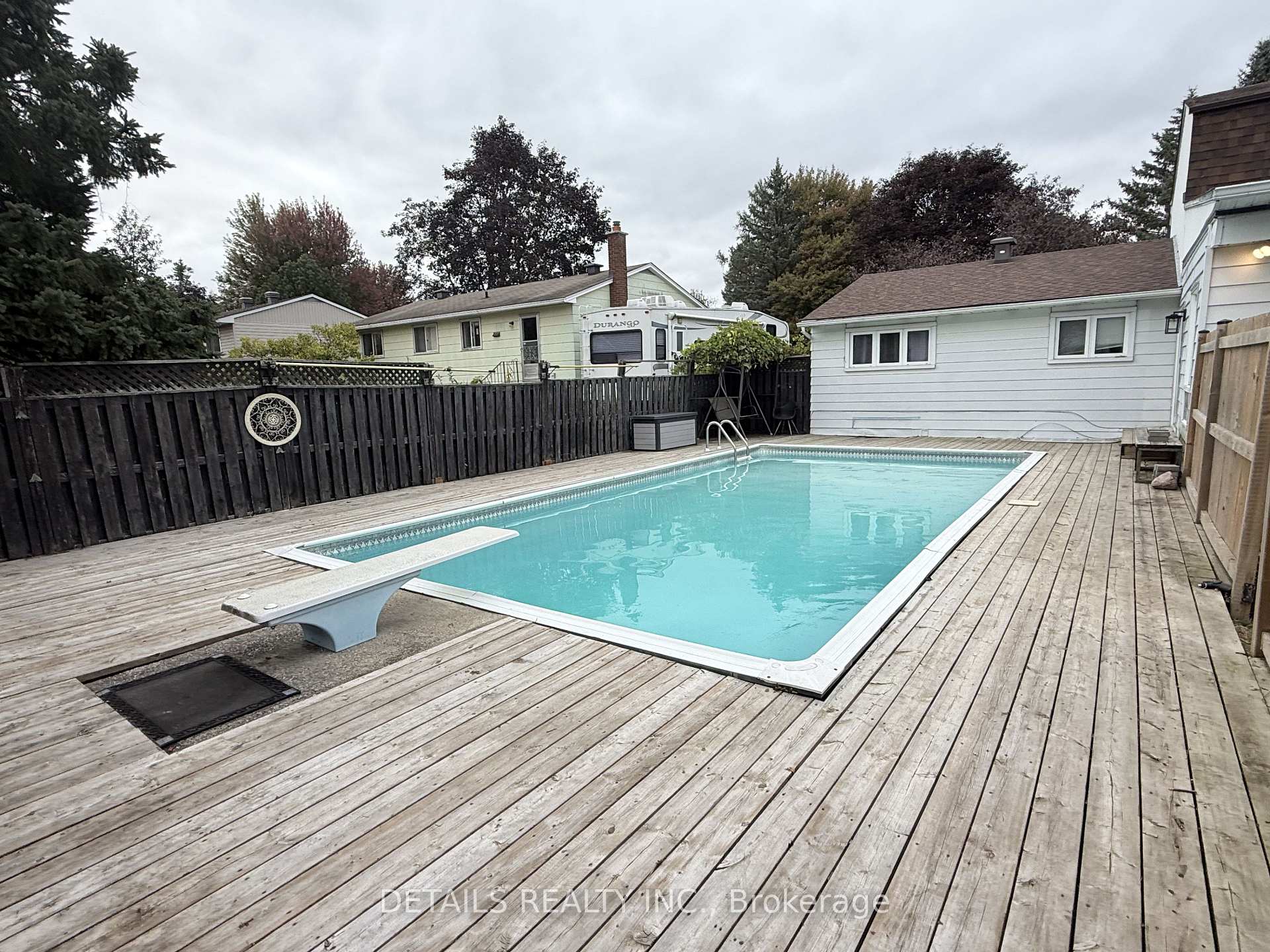 Photo 21 of 55 Saginaw Crescent, Ottawa, Borden Farm/Stewart Farm/Carleton Heights/Parkwood Hills — HOMEH