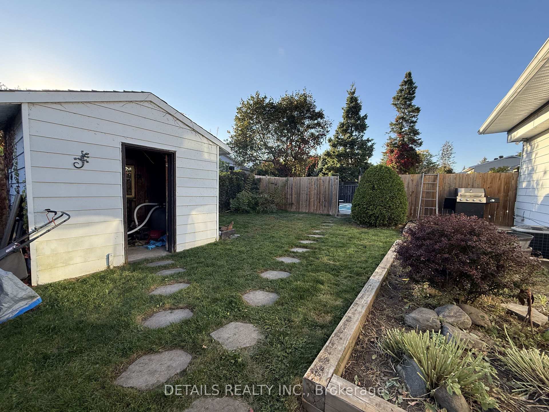 Photo 22 of 55 Saginaw Crescent, Ottawa, Borden Farm/Stewart Farm/Carleton Heights/Parkwood Hills — HOMEH