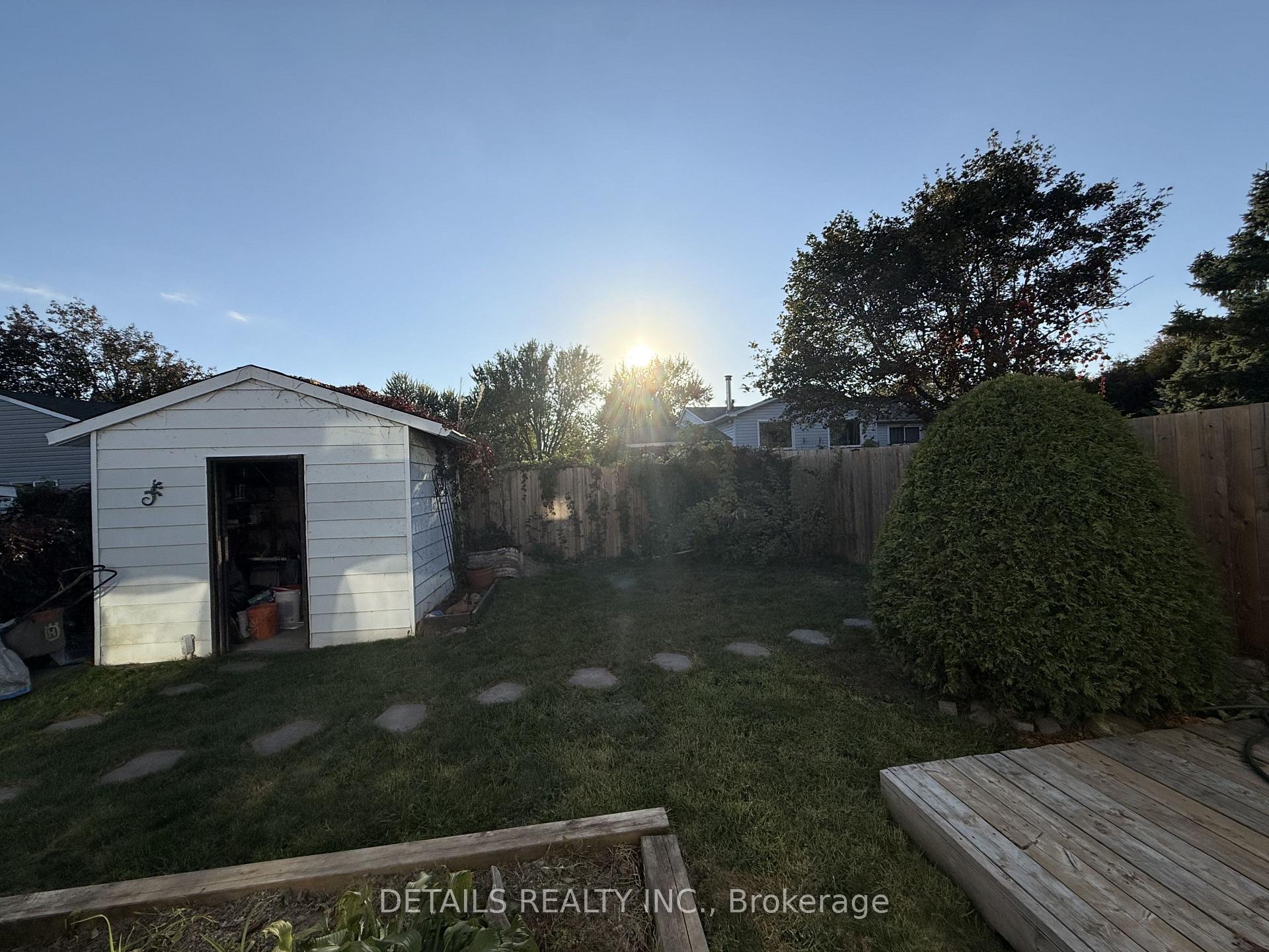 Photo 23 of 55 Saginaw Crescent, Ottawa, Borden Farm/Stewart Farm/Carleton Heights/Parkwood Hills — HOMEH