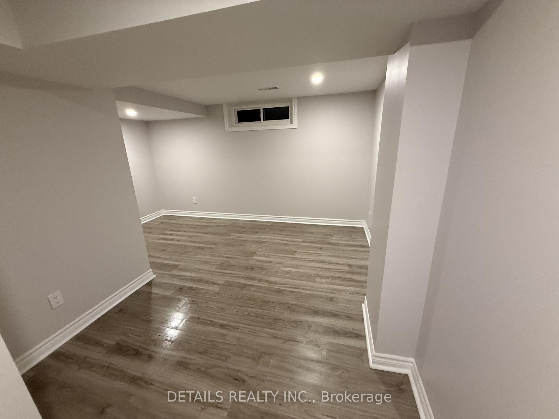 Photo 33 of 55 Saginaw Crescent, Ottawa, Borden Farm/Stewart Farm/Carleton Heights/Parkwood Hills — HOMEH