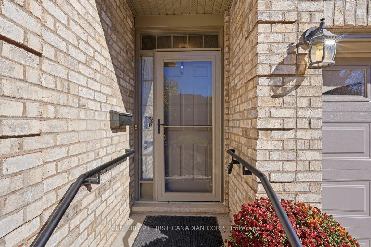 Photo 4 of Unit 3, 665 Commissioners Road W, London, South C — HOMEH