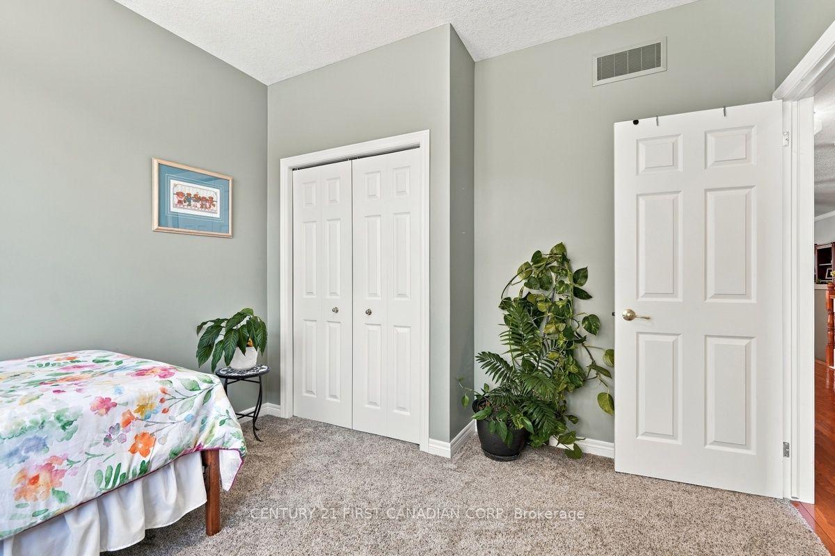 Photo 10 of Unit 3, 665 Commissioners Road W, London, South C — HOMEH