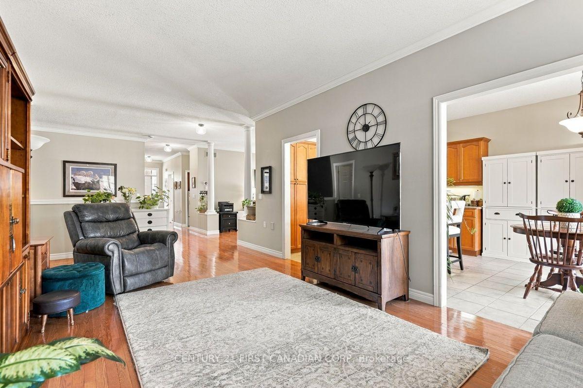 Photo 14 of Unit 3, 665 Commissioners Road W, London, South C — HOMEH