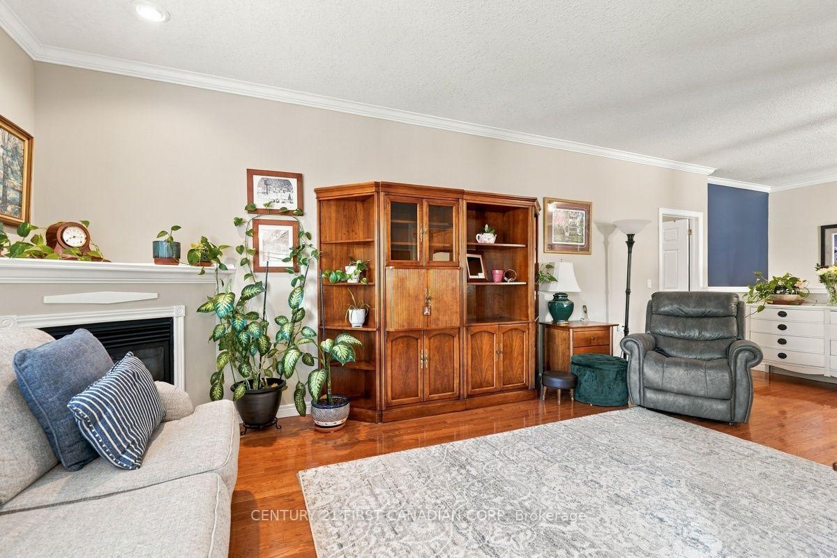 Photo 15 of Unit 3, 665 Commissioners Road W, London, South C — HOMEH