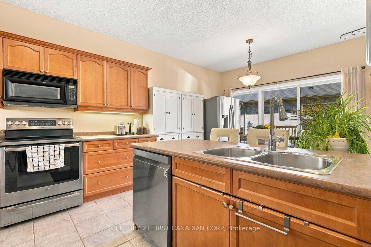 Photo 21 of Unit 3, 665 Commissioners Road W, London, South C — HOMEH