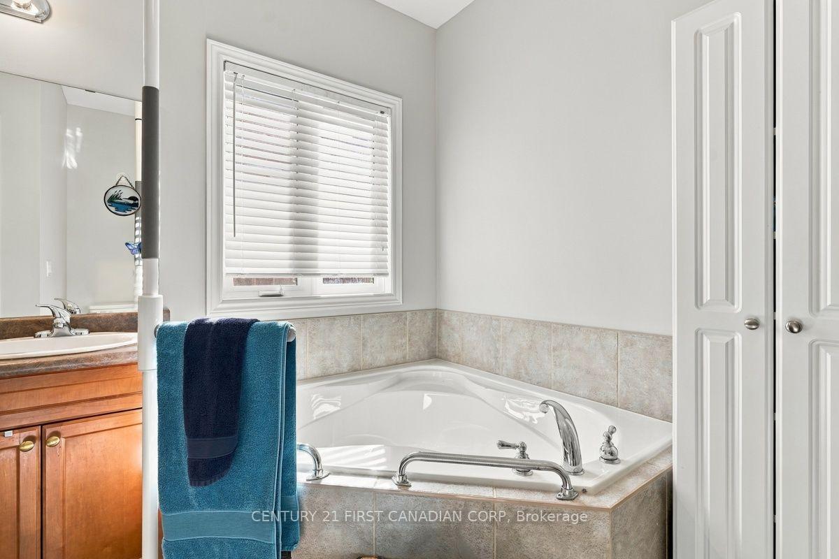 Photo 30 of Unit 3, 665 Commissioners Road W, London, South C — HOMEH