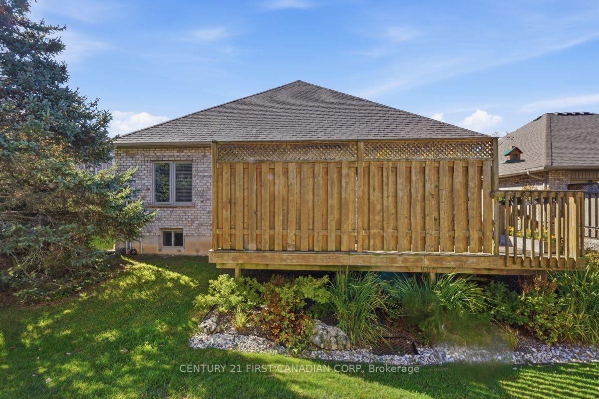 Photo 40 of Unit 3, 665 Commissioners Road W, London, South C — HOMEH