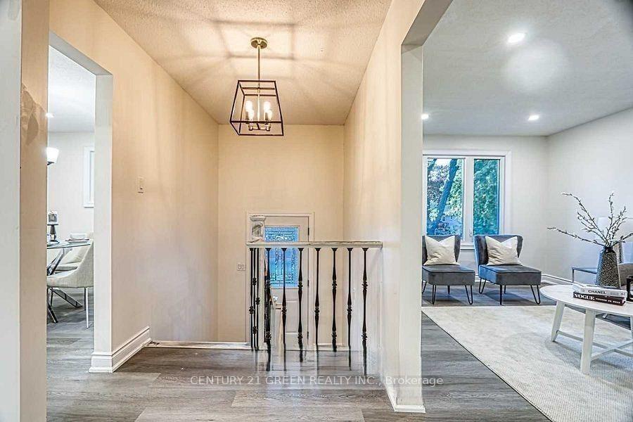 Photo 8 of 164 Gardiner Drive, Hamilton, Gilkson — HOMEH