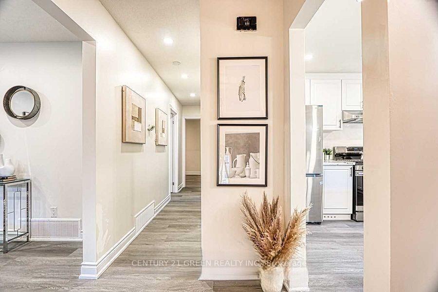 Photo 10 of 164 Gardiner Drive, Hamilton, Gilkson — HOMEH