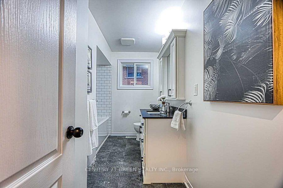 Photo 20 of 164 Gardiner Drive, Hamilton, Gilkson — HOMEH