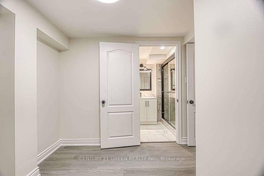 Photo 36 of 164 Gardiner Drive, Hamilton, Gilkson — HOMEH