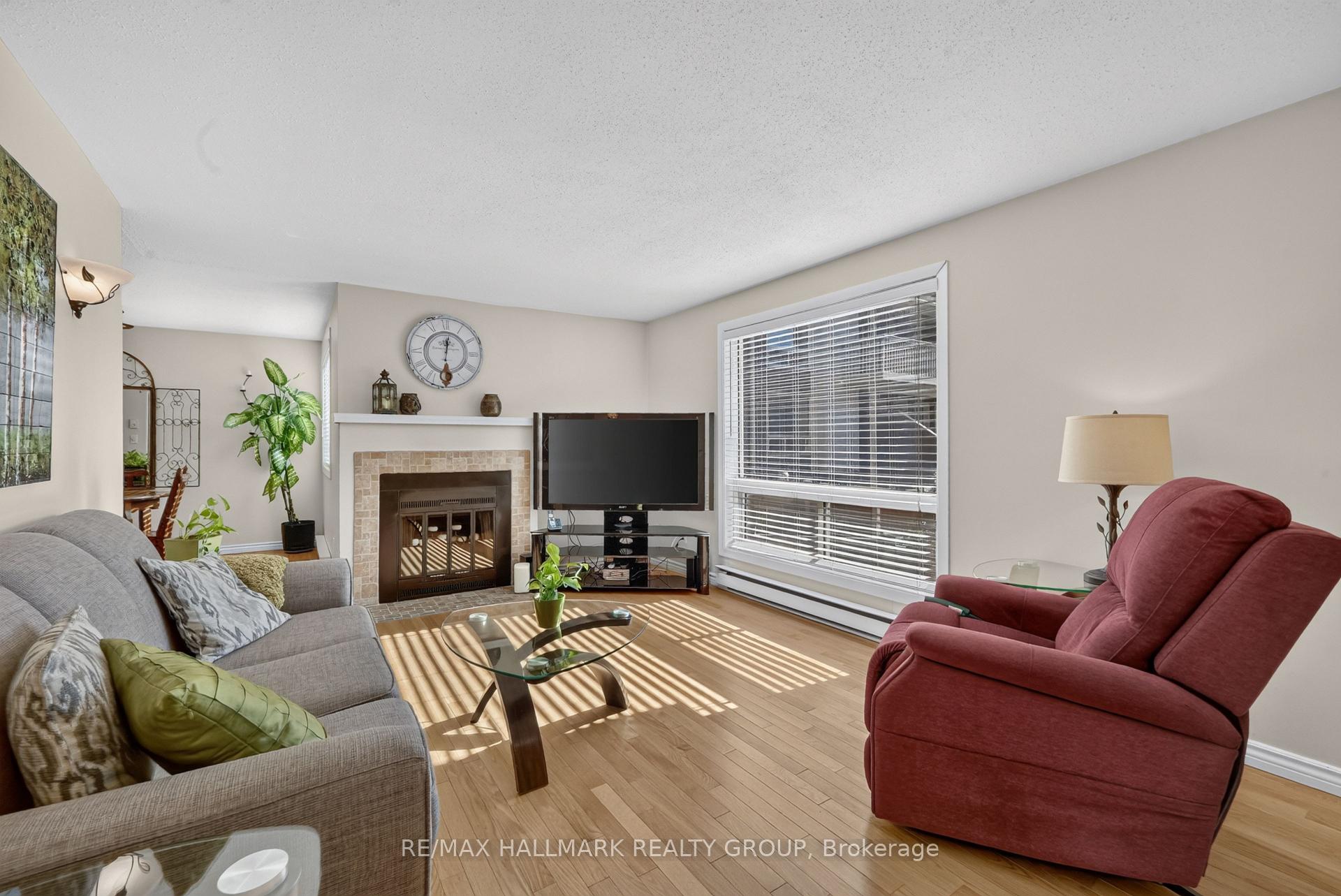Photo 4 of Unit 25A, 778 St Andre Drive, Ottawa, Hiawatha Park/Convent Glen — HOMEH