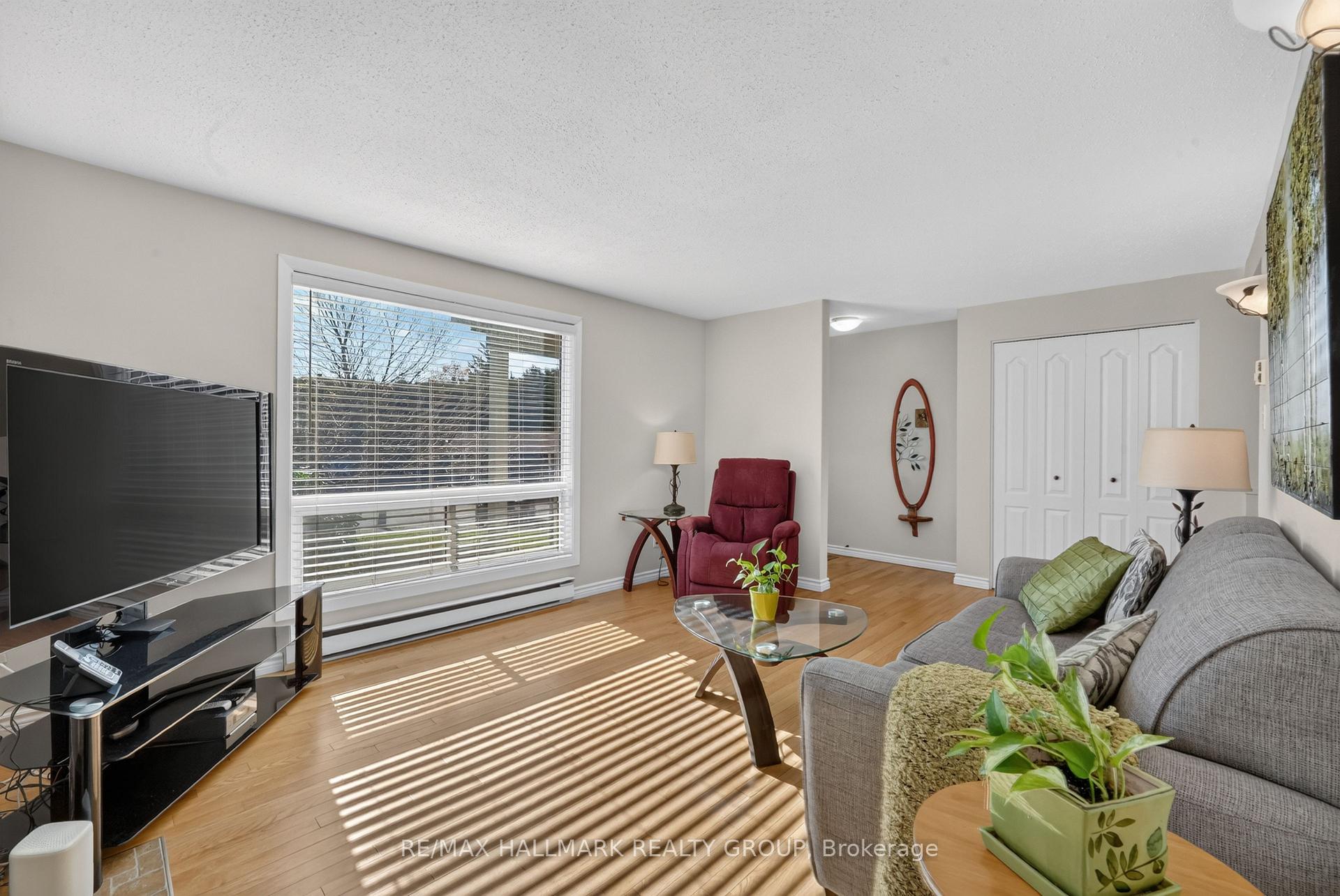 Photo 5 of Unit 25A, 778 St Andre Drive, Ottawa, Hiawatha Park/Convent Glen — HOMEH