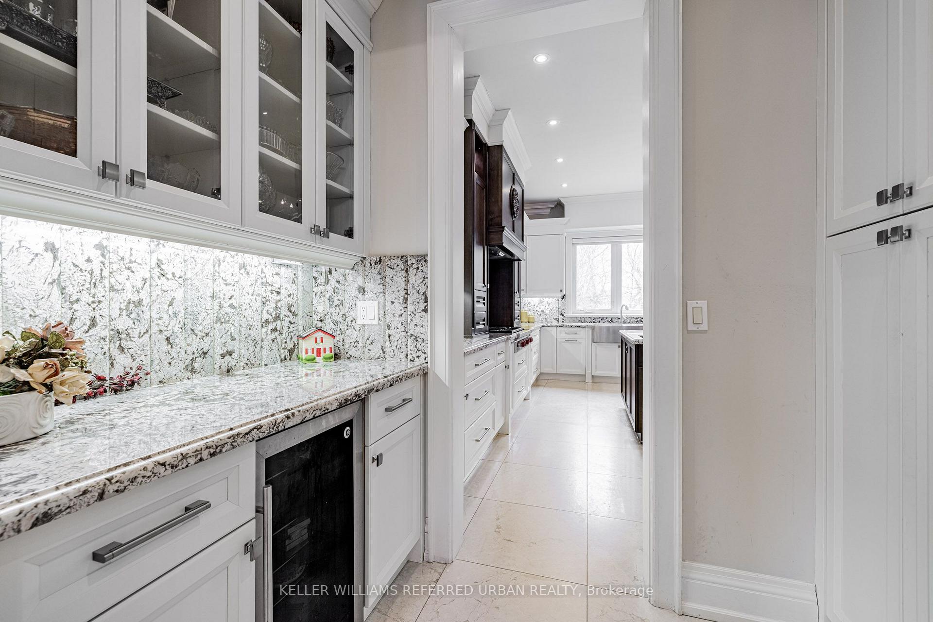 Photo 11 of 60 Hawksbury Drive, North York, Bayview Village — HOMEH