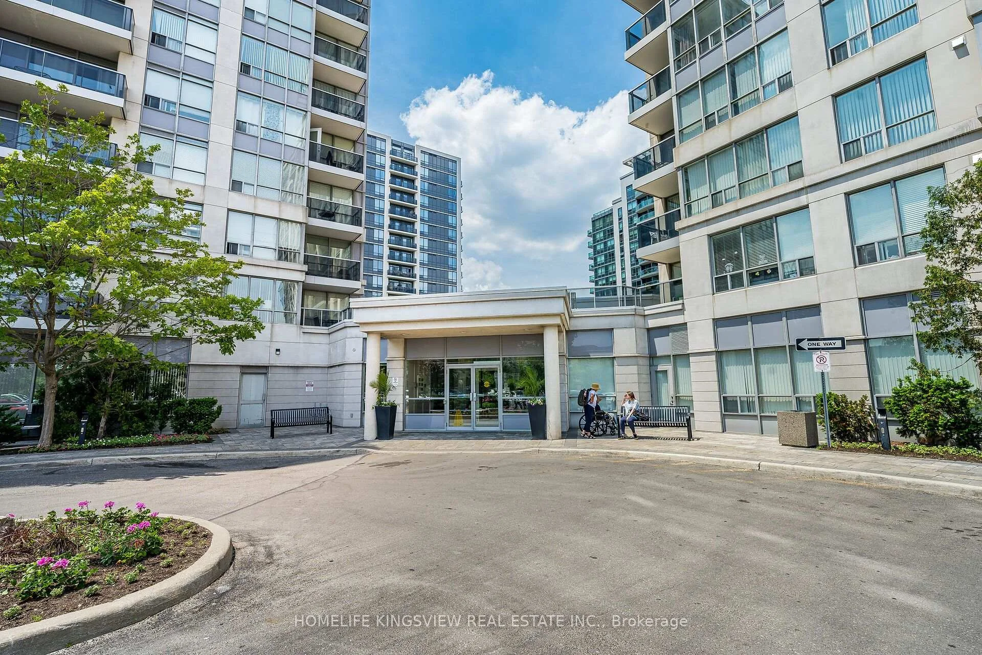 Photo 8 of Unit 1104, 60 Disera Drive, Vaughan, Beverley Glen — HOMEH