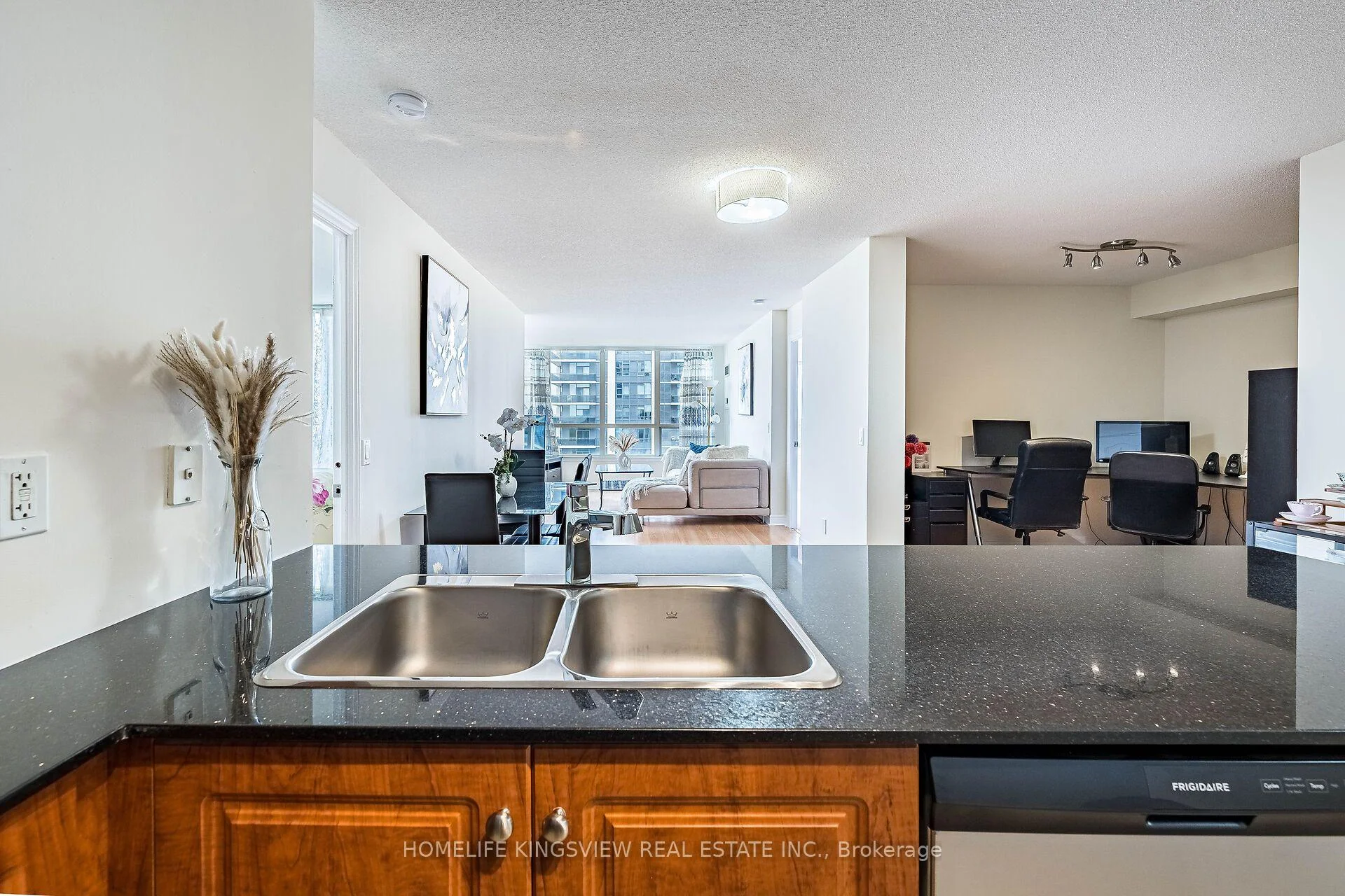 Photo 36 of Unit 1104, 60 Disera Drive, Vaughan, Beverley Glen — HOMEH