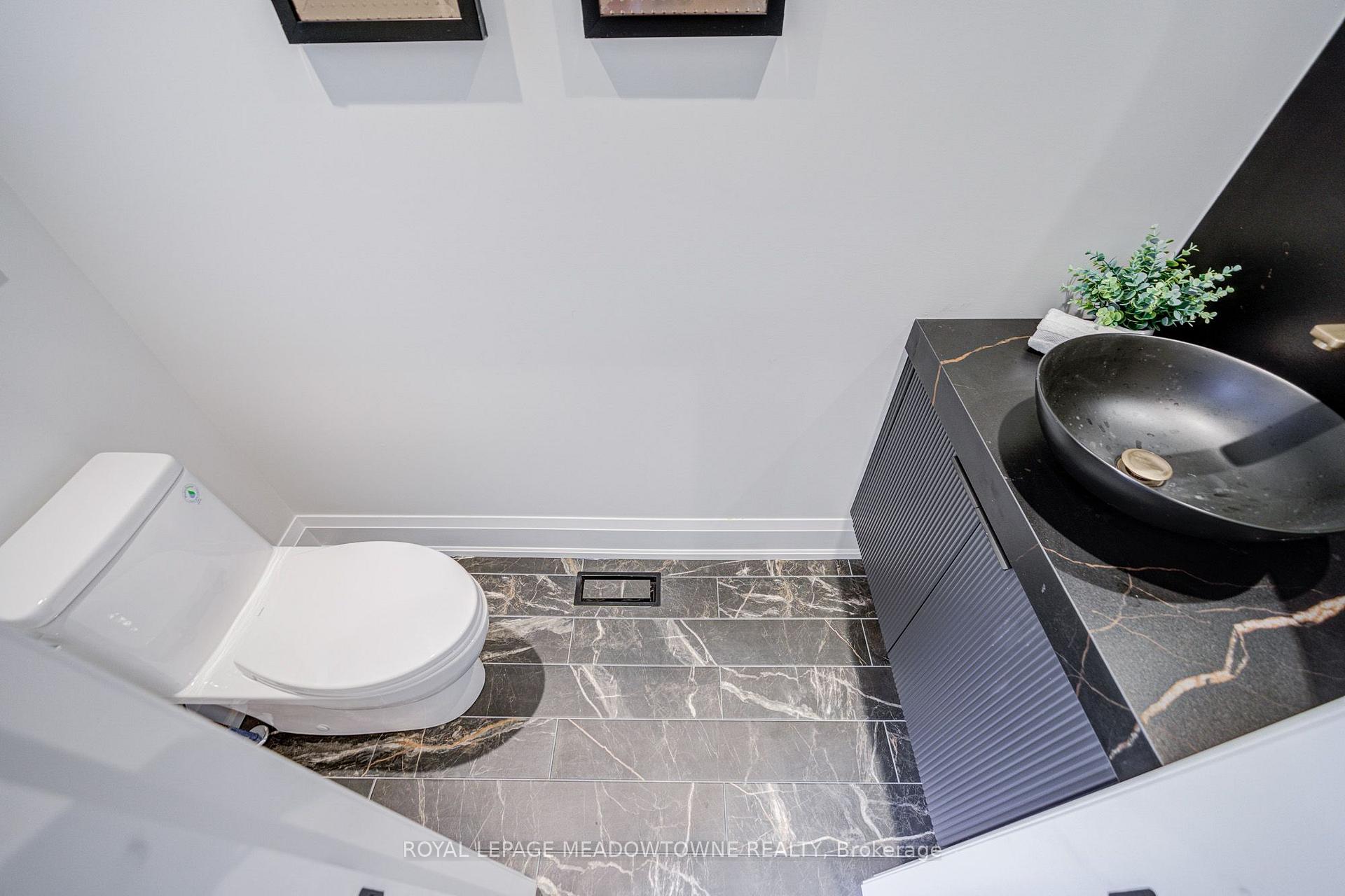 Photo 10 of 975 Filmandale Road, Burlington, LaSalle — HOMEH