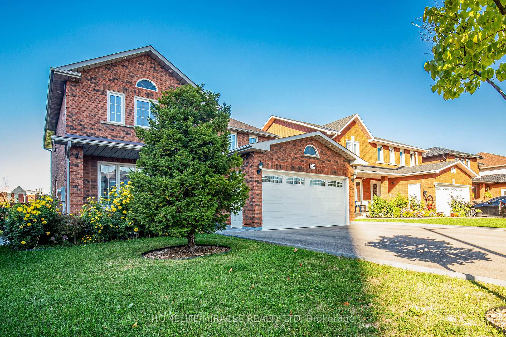 Photo 2 of 89 Woodlot Crescent, Etobicoke, West Humber-Clairville — HOMEH