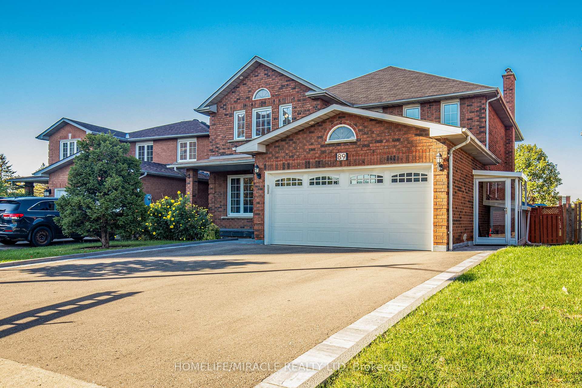 Photo 4 of 89 Woodlot Crescent, Etobicoke, West Humber-Clairville — HOMEH