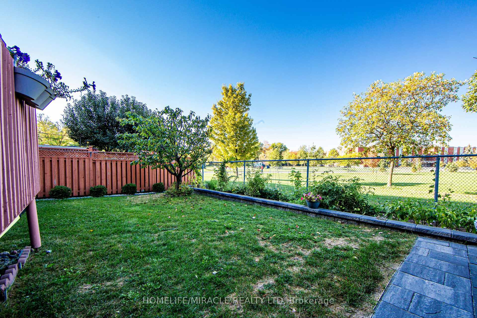 Photo 9 of 89 Woodlot Crescent, Etobicoke, West Humber-Clairville — HOMEH