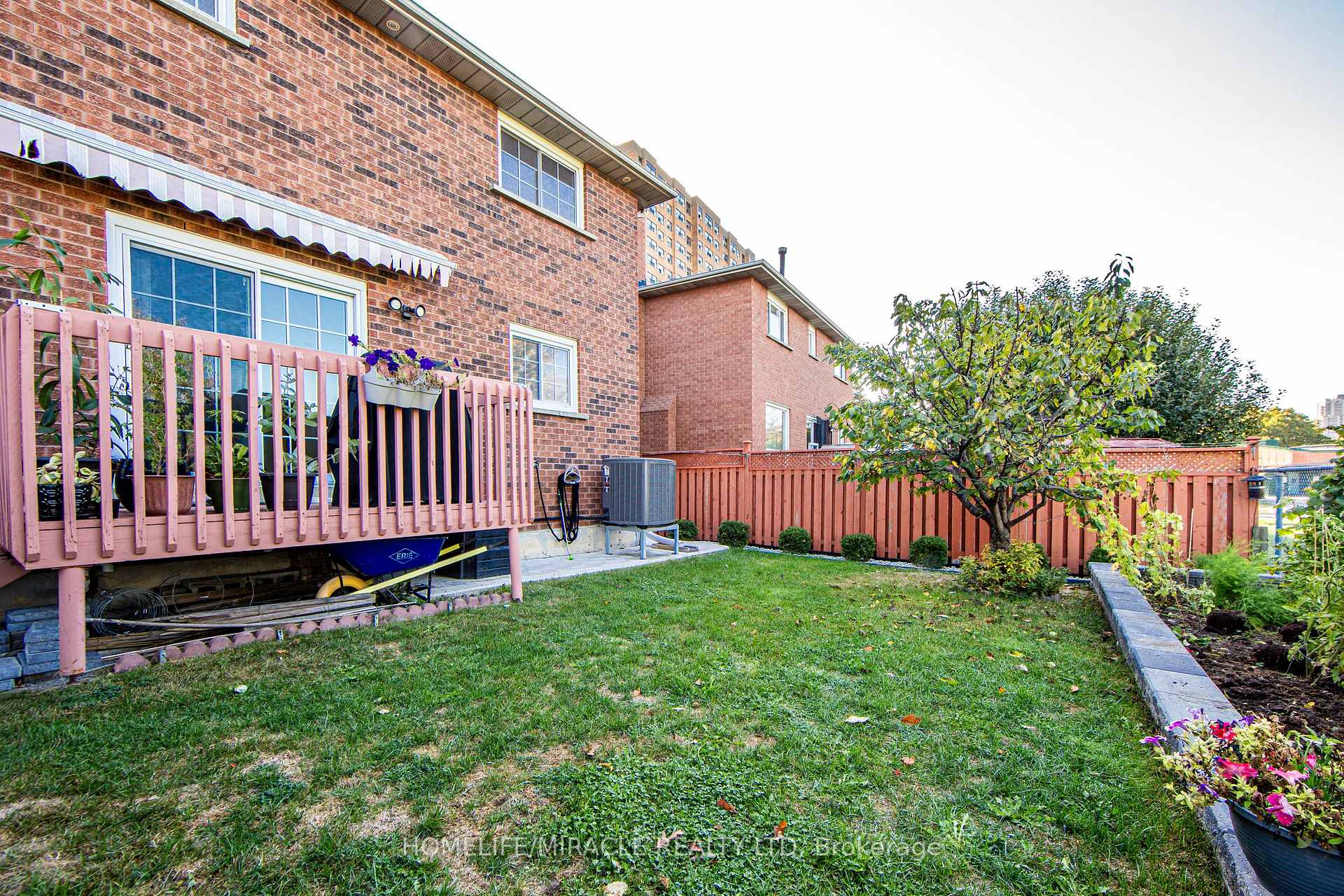 Photo 10 of 89 Woodlot Crescent, Etobicoke, West Humber-Clairville — HOMEH