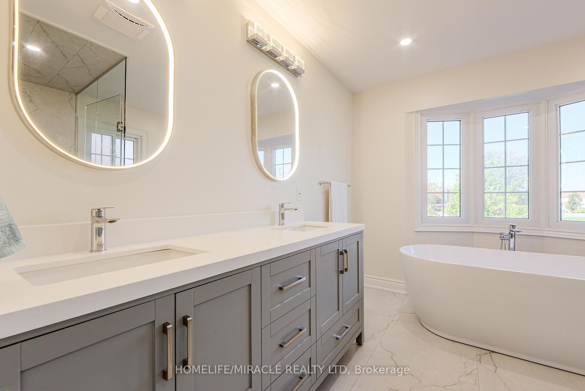 Photo 18 of 89 Woodlot Crescent, Etobicoke, West Humber-Clairville — HOMEH