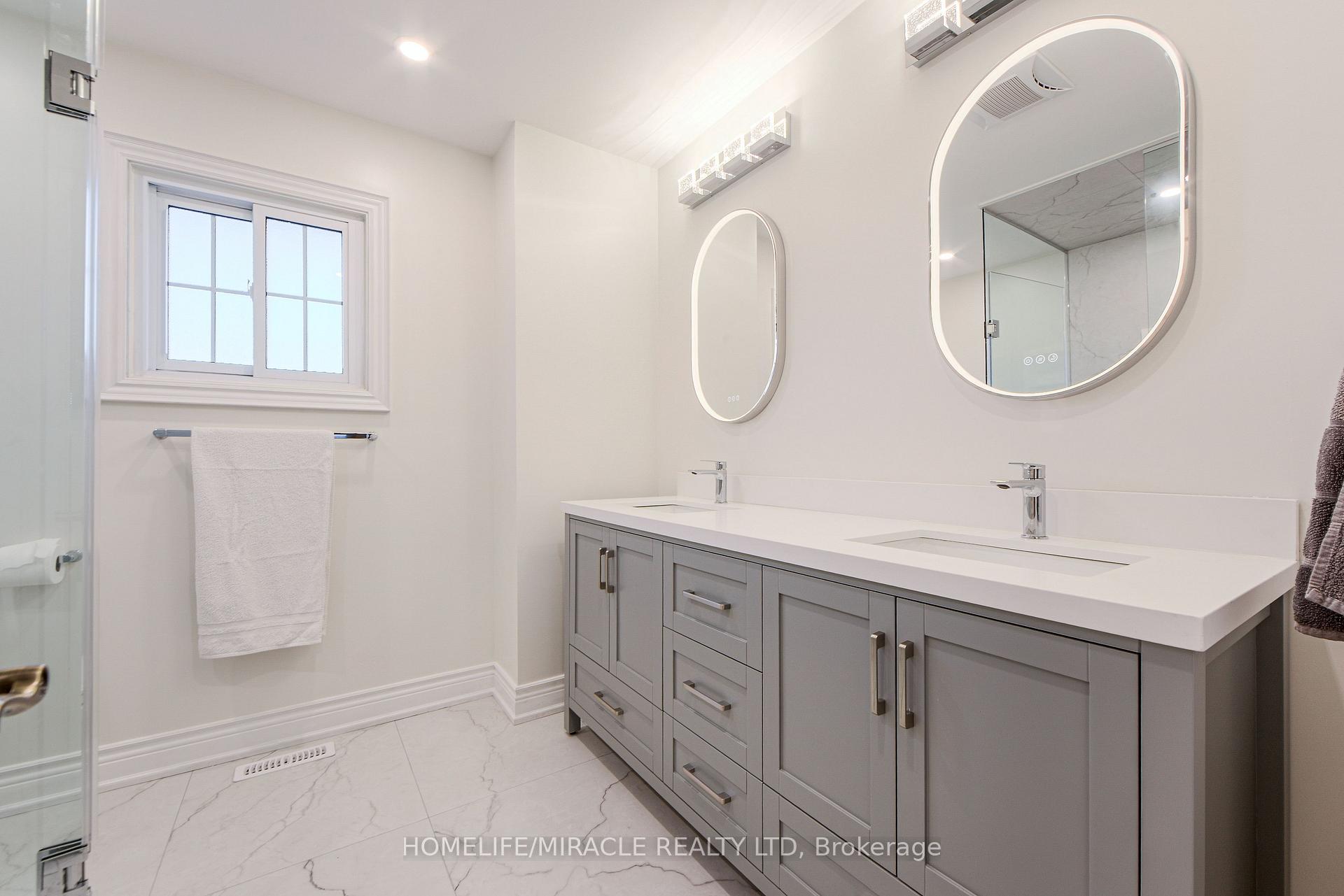 Photo 26 of 89 Woodlot Crescent, Etobicoke, West Humber-Clairville — HOMEH