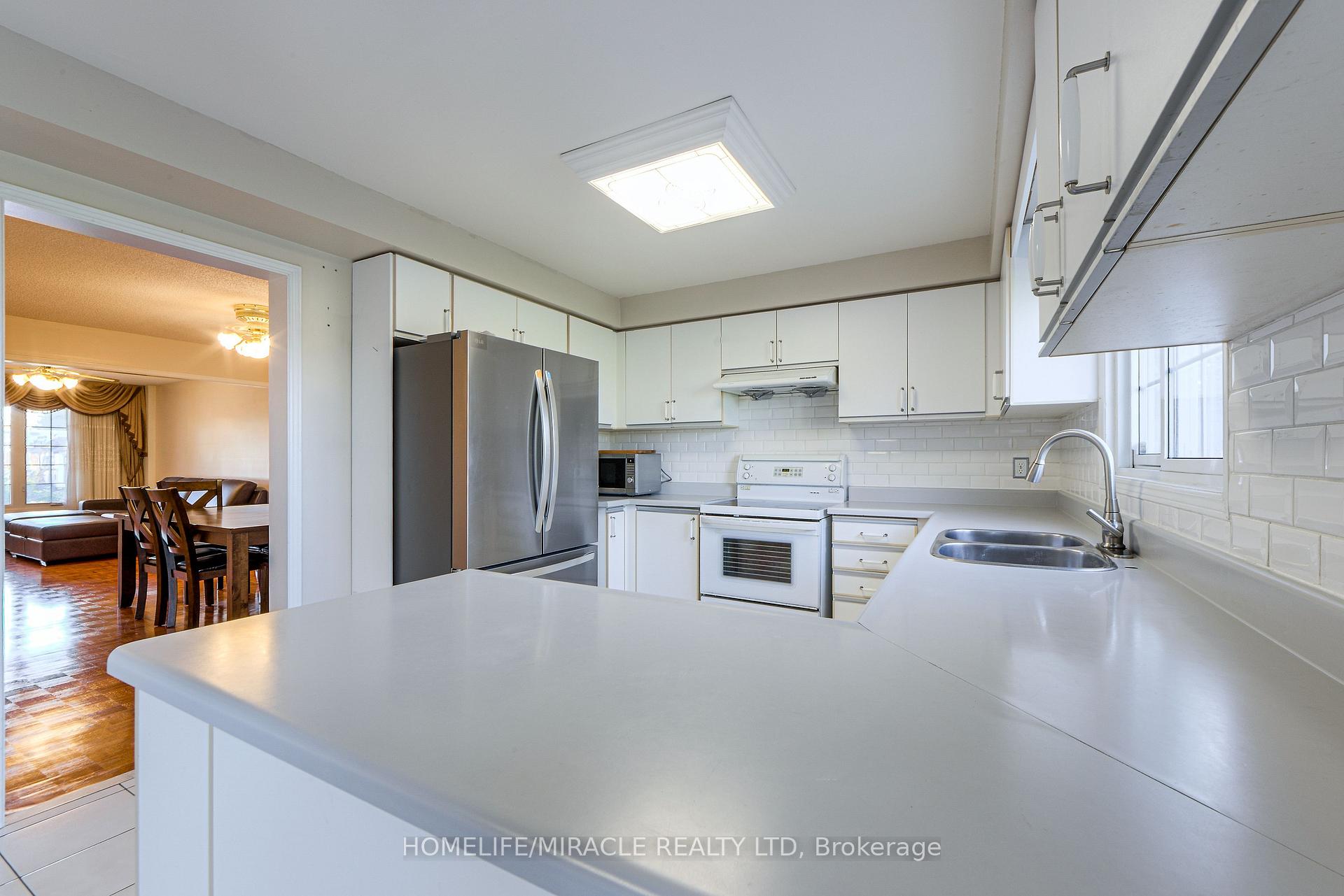 Photo 32 of 89 Woodlot Crescent, Etobicoke, West Humber-Clairville — HOMEH