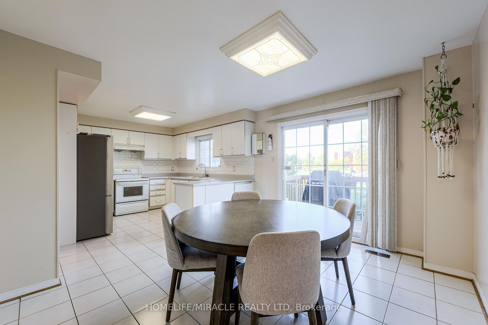 Photo 34 of 89 Woodlot Crescent, Etobicoke, West Humber-Clairville — HOMEH