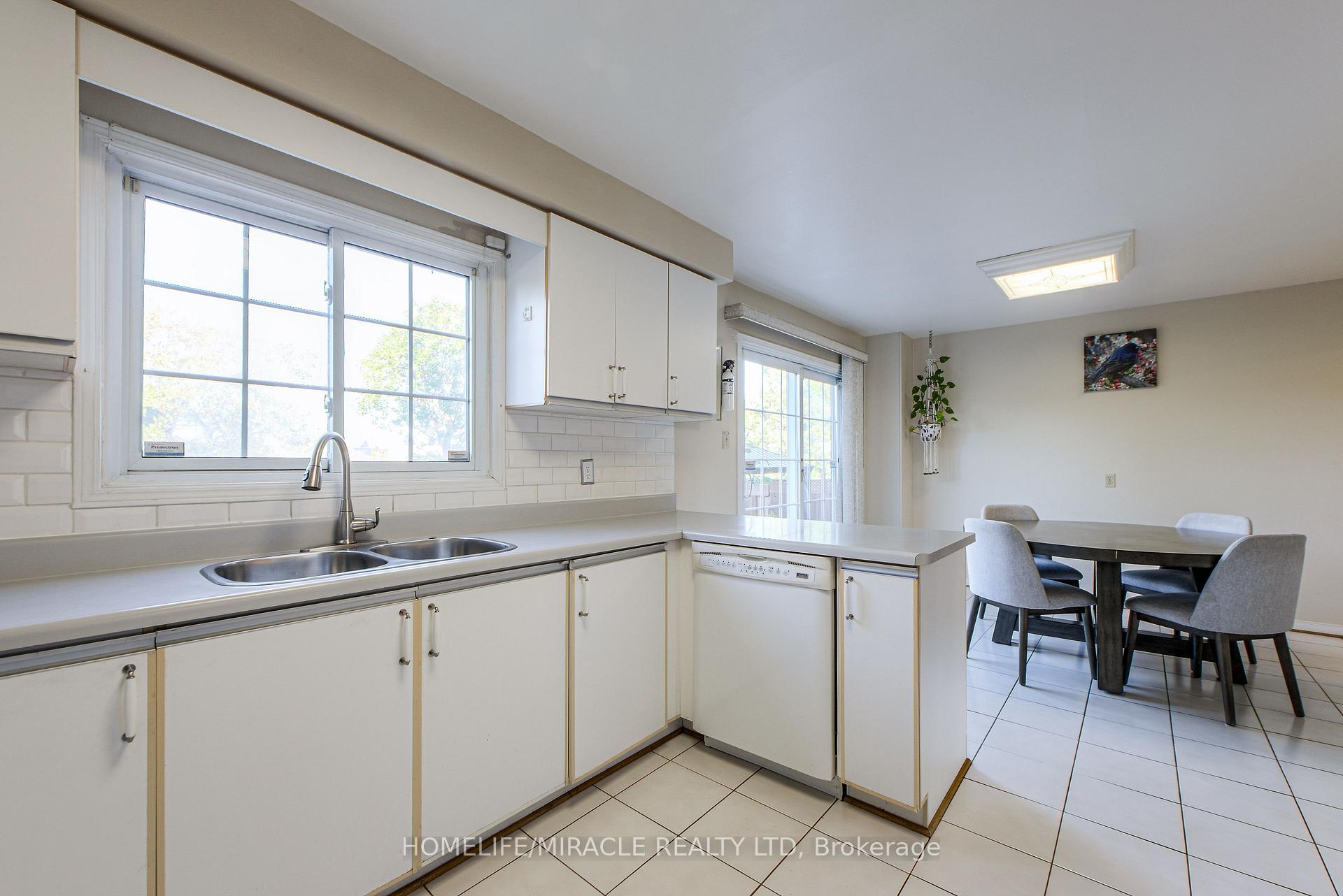Photo 36 of 89 Woodlot Crescent, Etobicoke, West Humber-Clairville — HOMEH