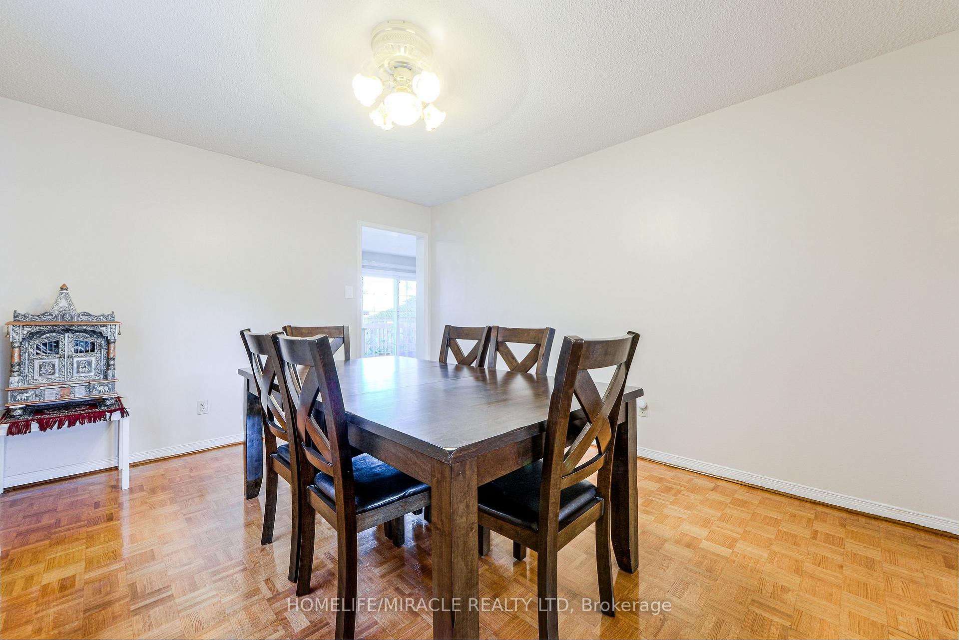 Photo 39 of 89 Woodlot Crescent, Etobicoke, West Humber-Clairville — HOMEH
