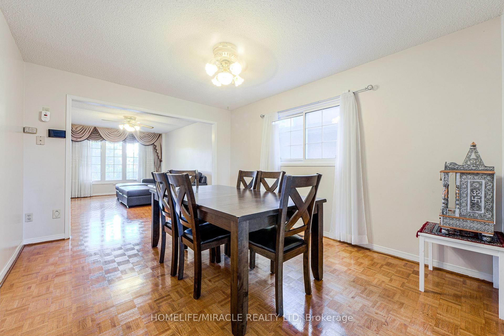 Photo 40 of 89 Woodlot Crescent, Etobicoke, West Humber-Clairville — HOMEH