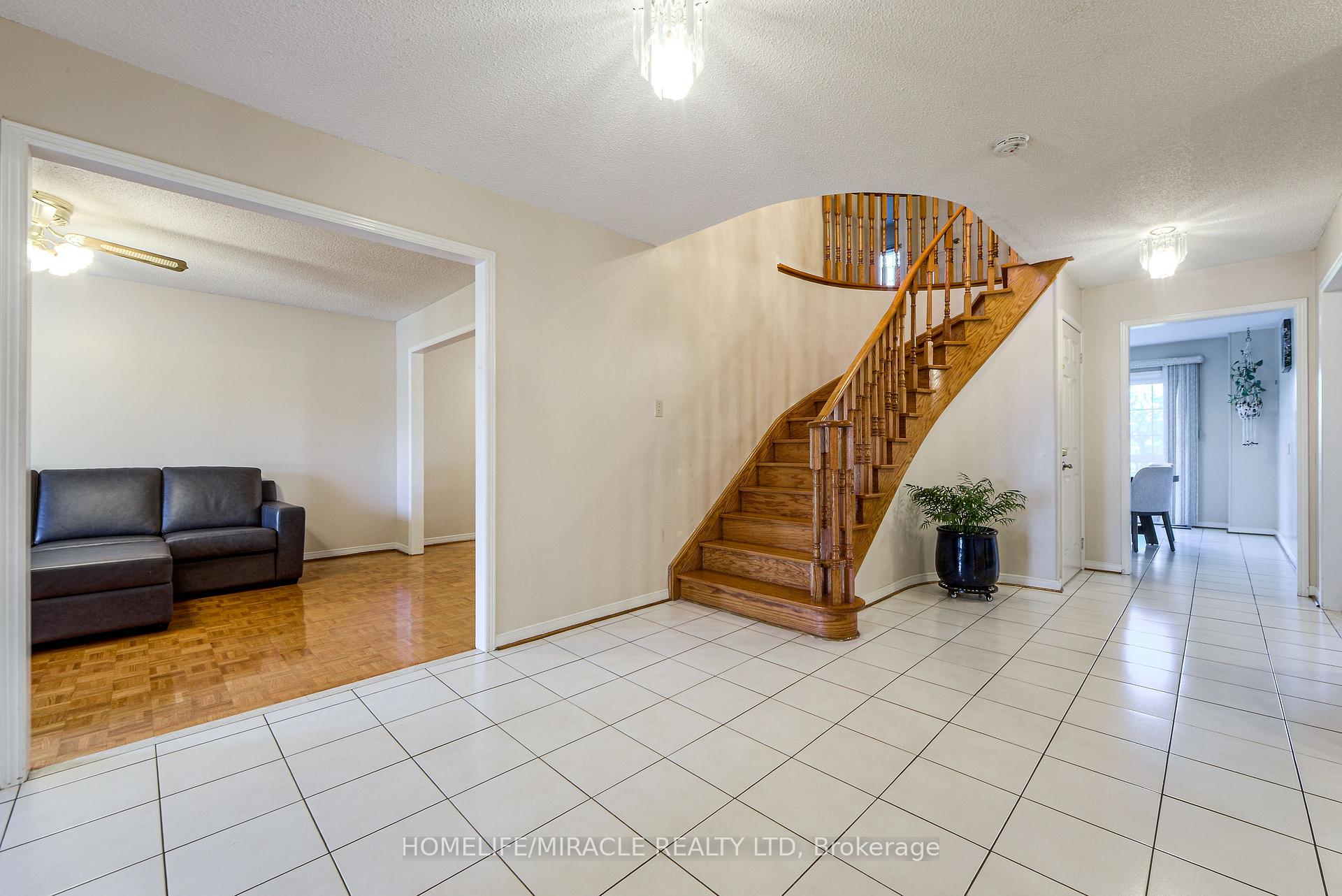 Photo 47 of 89 Woodlot Crescent, Etobicoke, West Humber-Clairville — HOMEH