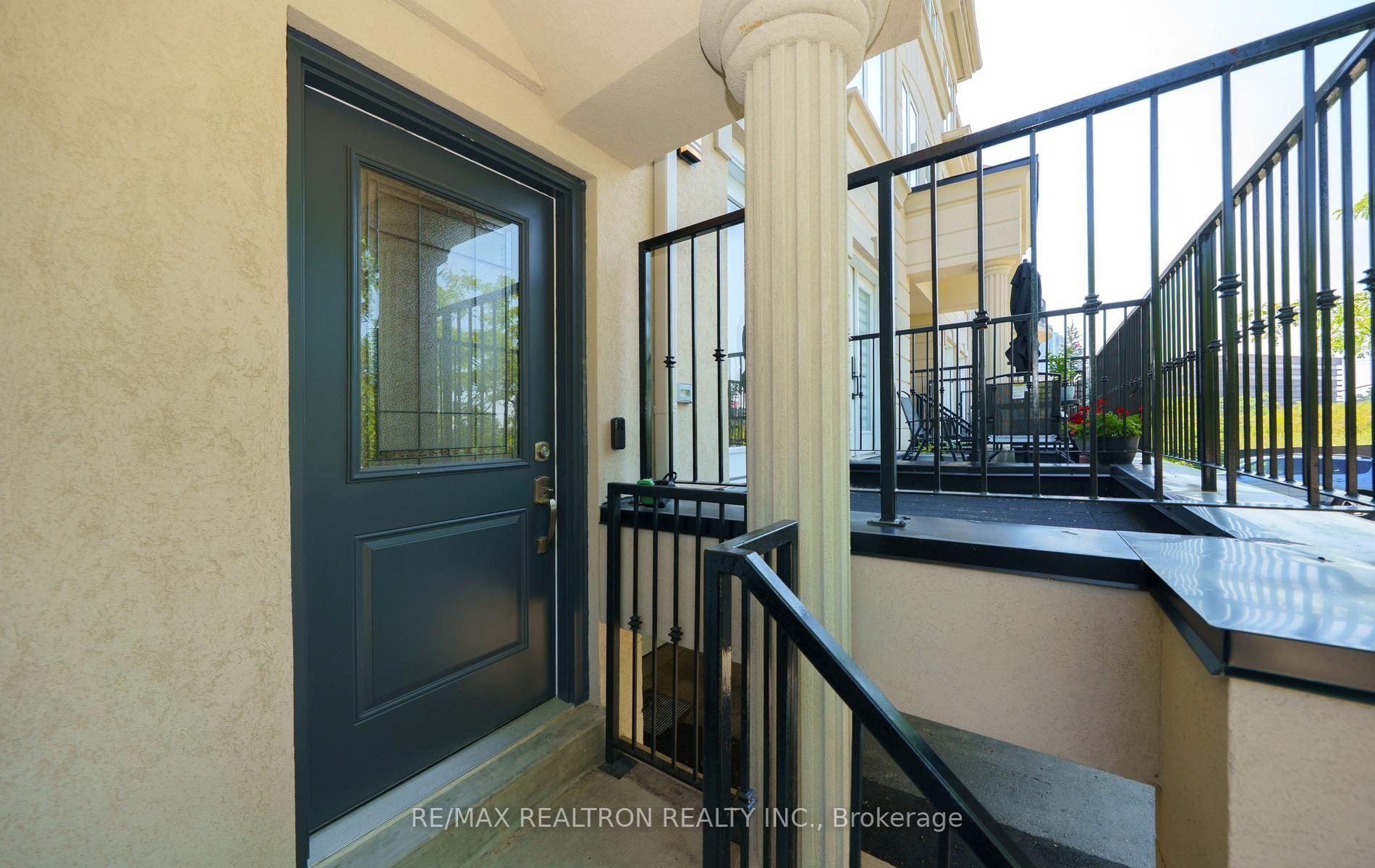 Photo 2 of 222 David Dunlap Circle, North York, Banbury-Don Mills — HOMEH
