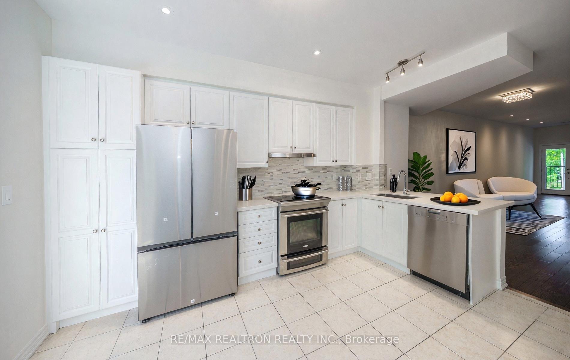Photo 7 of 222 David Dunlap Circle, North York, Banbury-Don Mills — HOMEH