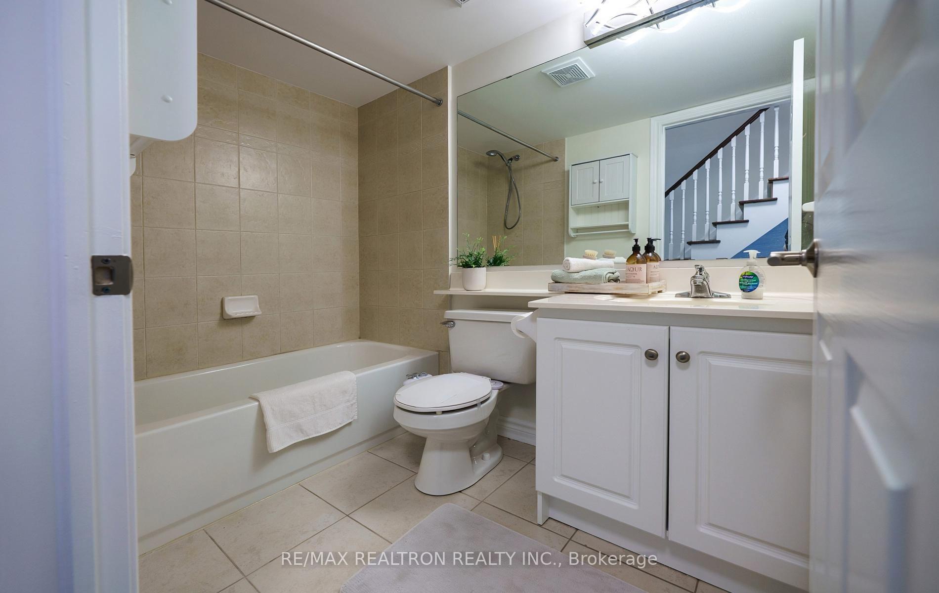 Photo 22 of 222 David Dunlap Circle, North York, Banbury-Don Mills — HOMEH