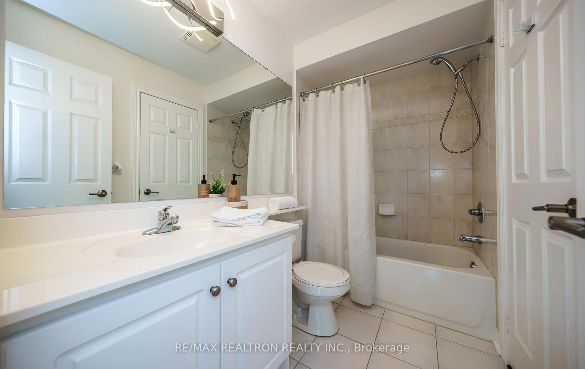 Photo 23 of 222 David Dunlap Circle, North York, Banbury-Don Mills — HOMEH